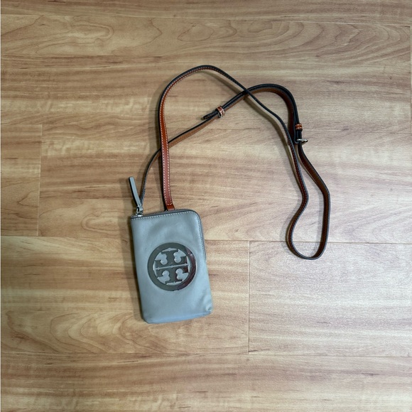 Tory Burch Handbags - Tory Burch Mini Crossbody Phone and Card Holder